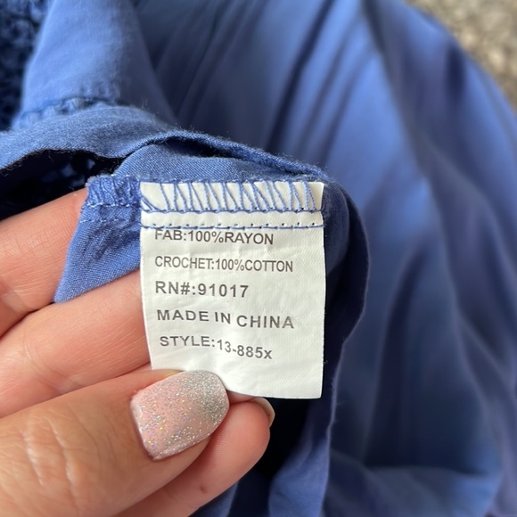 Solitaire half button-up Blouse - Picture 9 of 9